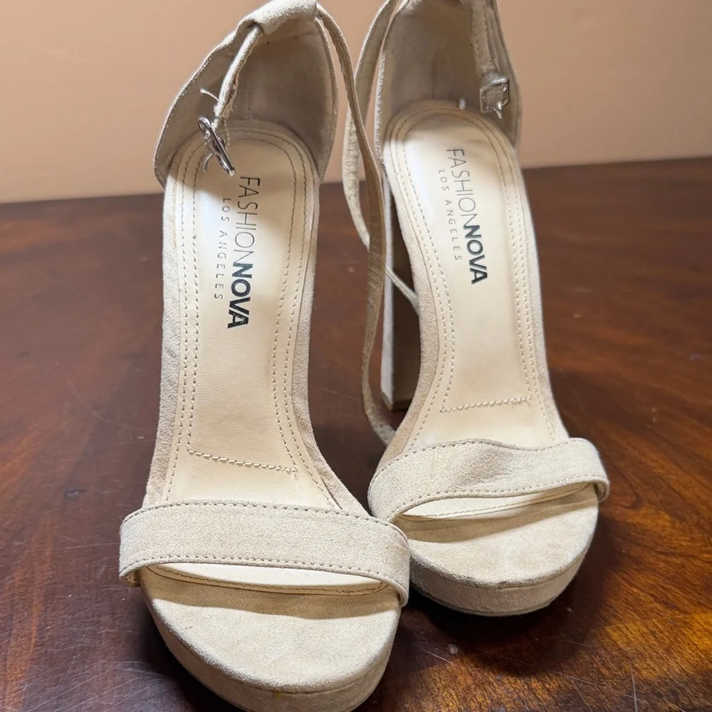 Fashion Nova Beige Block‎ Heels